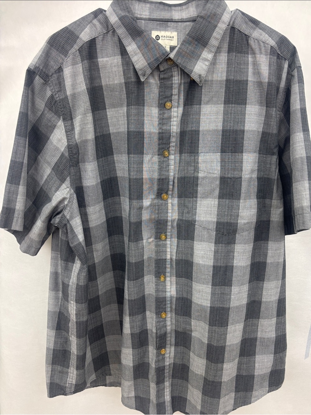 Haggar Short-Sleeve Gray and Light Gray Plaid Button-Down Shirt